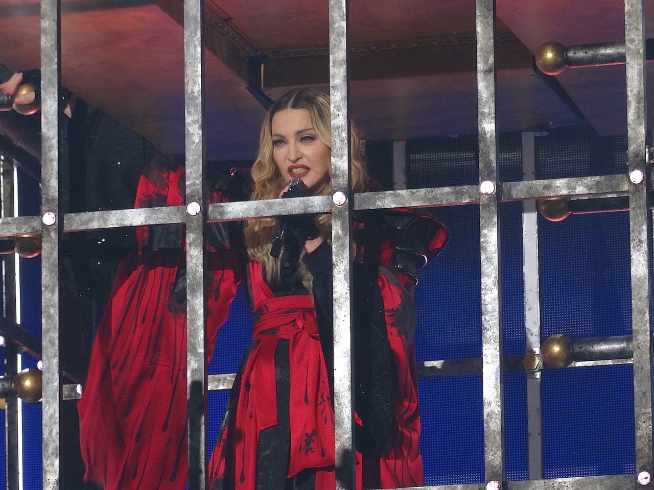 Y también usó un gran escenario para atrapar a sus fanáticos.