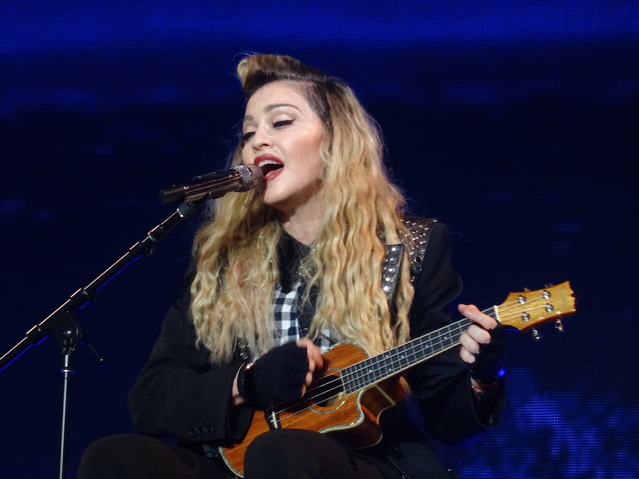 ¿Será verdad? Ella es una mujer con un espíritu joven.