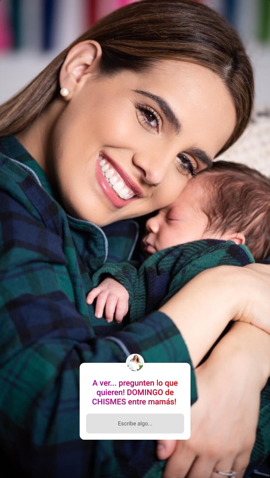 Hace tan solo unos días, Andrea Chediak tuvo un tiempo libre en su etapa como mamá y lo aprovechó para compartir tiempo con sus seguidoras de redes sociales.