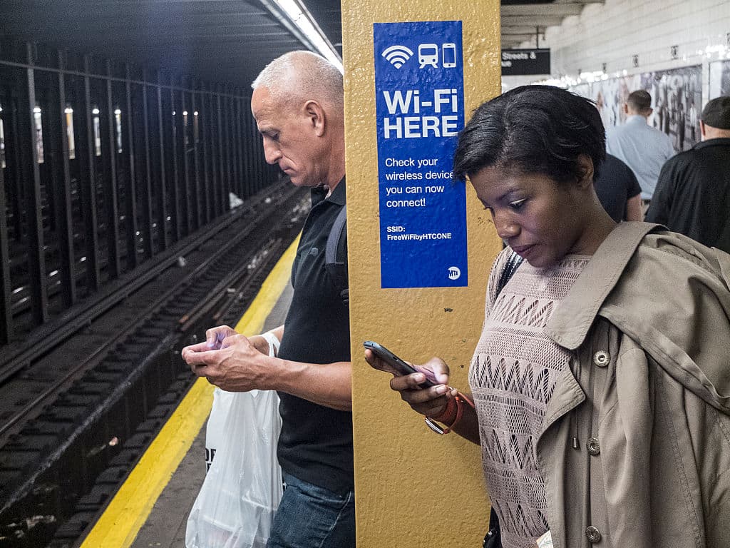 El Wi-Fi del MTA llegará a las 191 estaciones de metro sobre el suelo y a las 21 estaciones de tren de Staten Island.