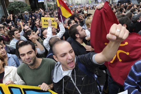 Como parte de las medidas de austeridad el gobierno español busca dejar de indexar las pensiones por la inflación.