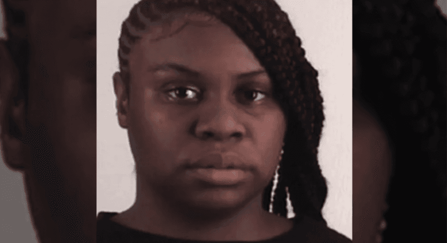 Arrestan a mujer acusada de ingresar drogas a una cárcel de Tarrant 