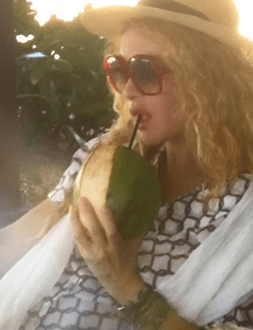 Pau compartió en su cuenta de Instagram una serie de imágenes en las que se le puede ver feliz de la vida disfrutando del cálido clima de Jamaica.