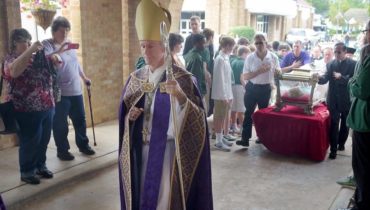 Obispo Joseph Strickland destituido de su cargo en la diócesis de Texas según decisión del Papa Francisco