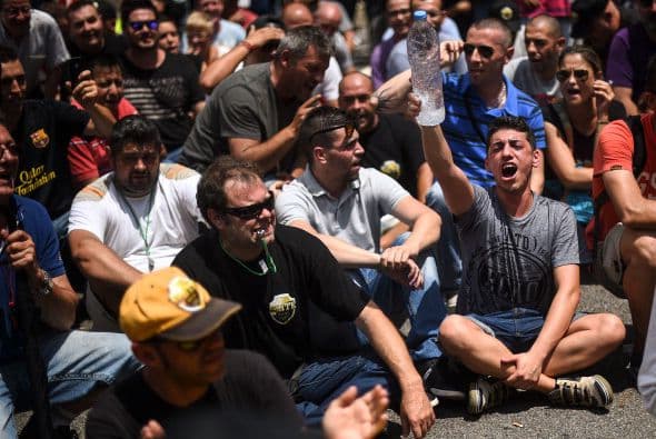 El medio indica que, si consideramos el default como una crisis de deuda externa que se produce por inestabilidad, guerras y revoluciones, o por oleadas de crédito barato, el peor deudor de la historia ha sido España.