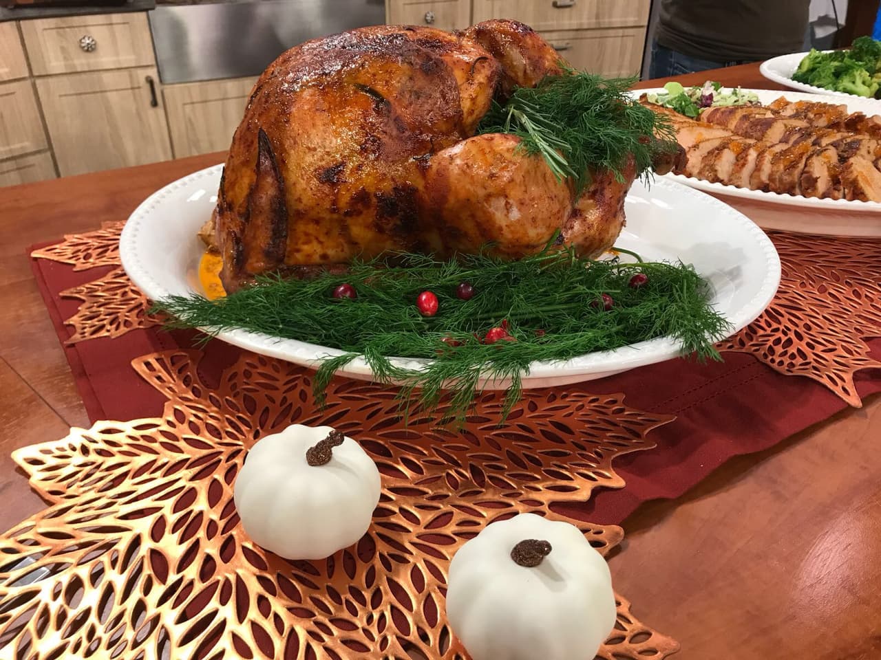 El menú está servido, un feliz y bendecido Día de Acción de Gracias de parte de la familia de Despierta América.