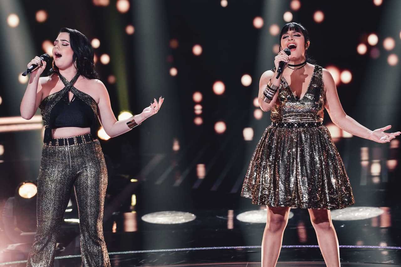 Ellas cantaron el tema 'Fight Song'.