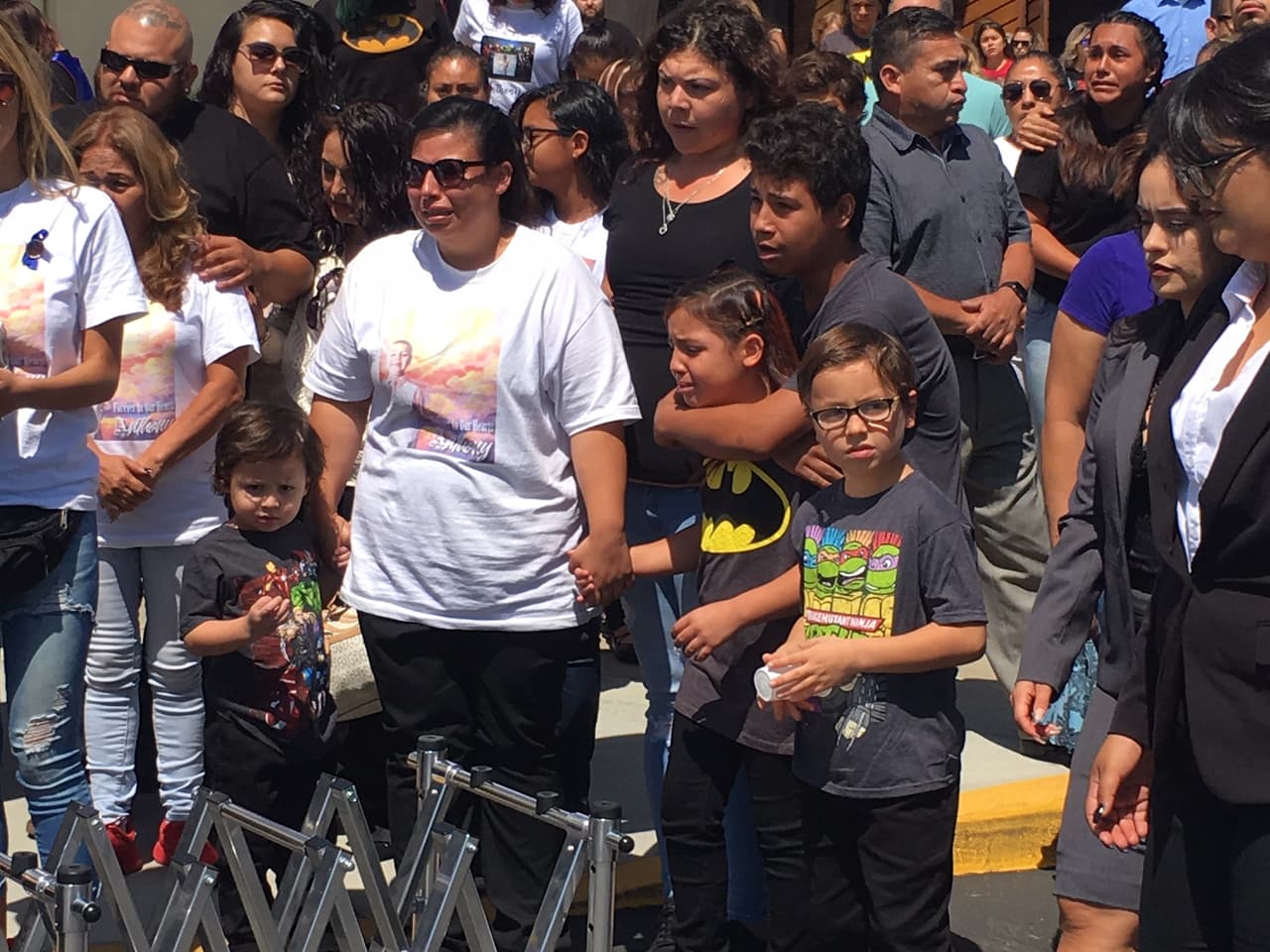 <b>"Es un dolor que nunca se va a ir. Primero Dios que esto nunca pase de nuevo",</b> dijo la tía del niño, María Barrón.