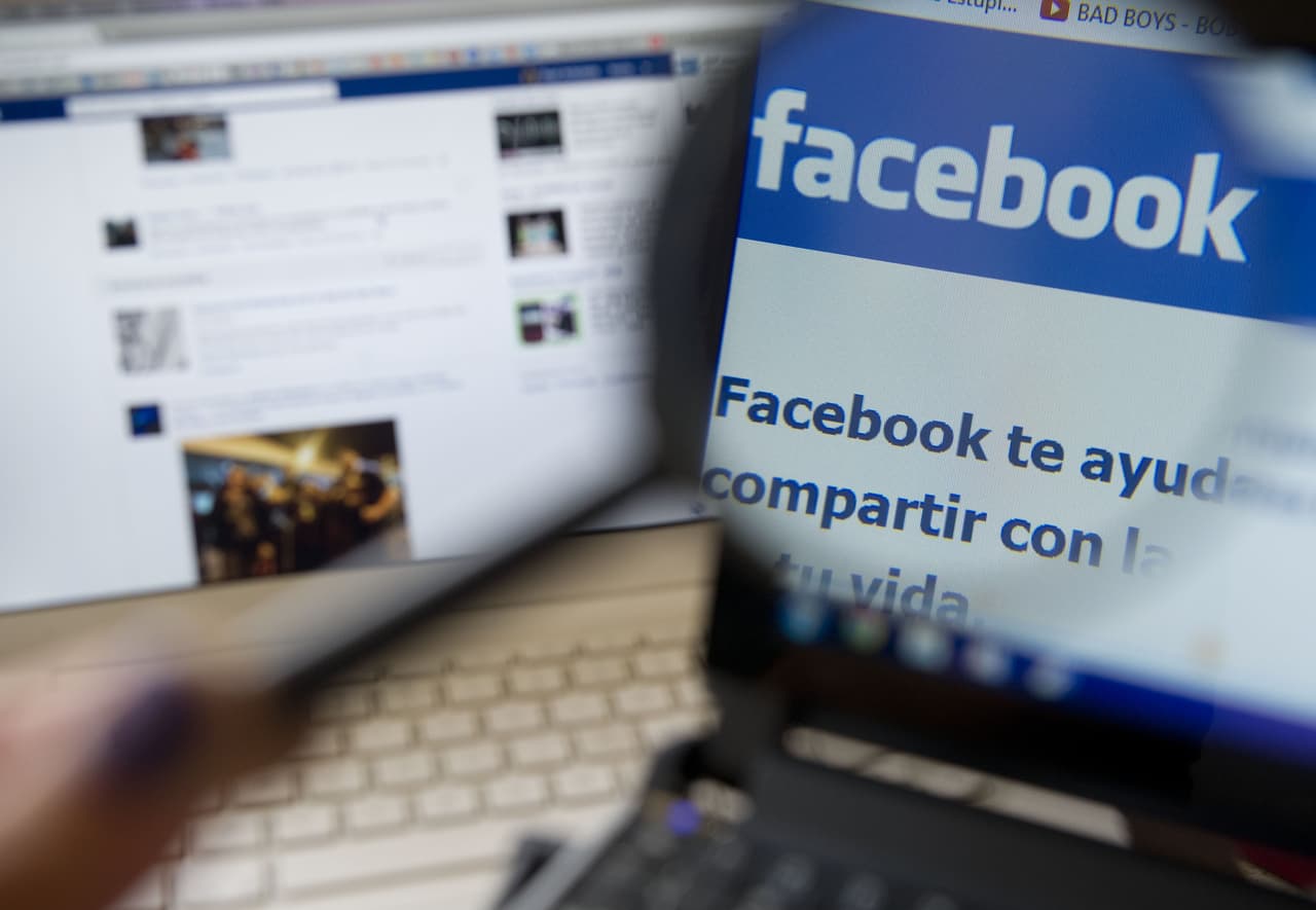 Facebook permite a los anunciantes excluirte por tener gustos latinos