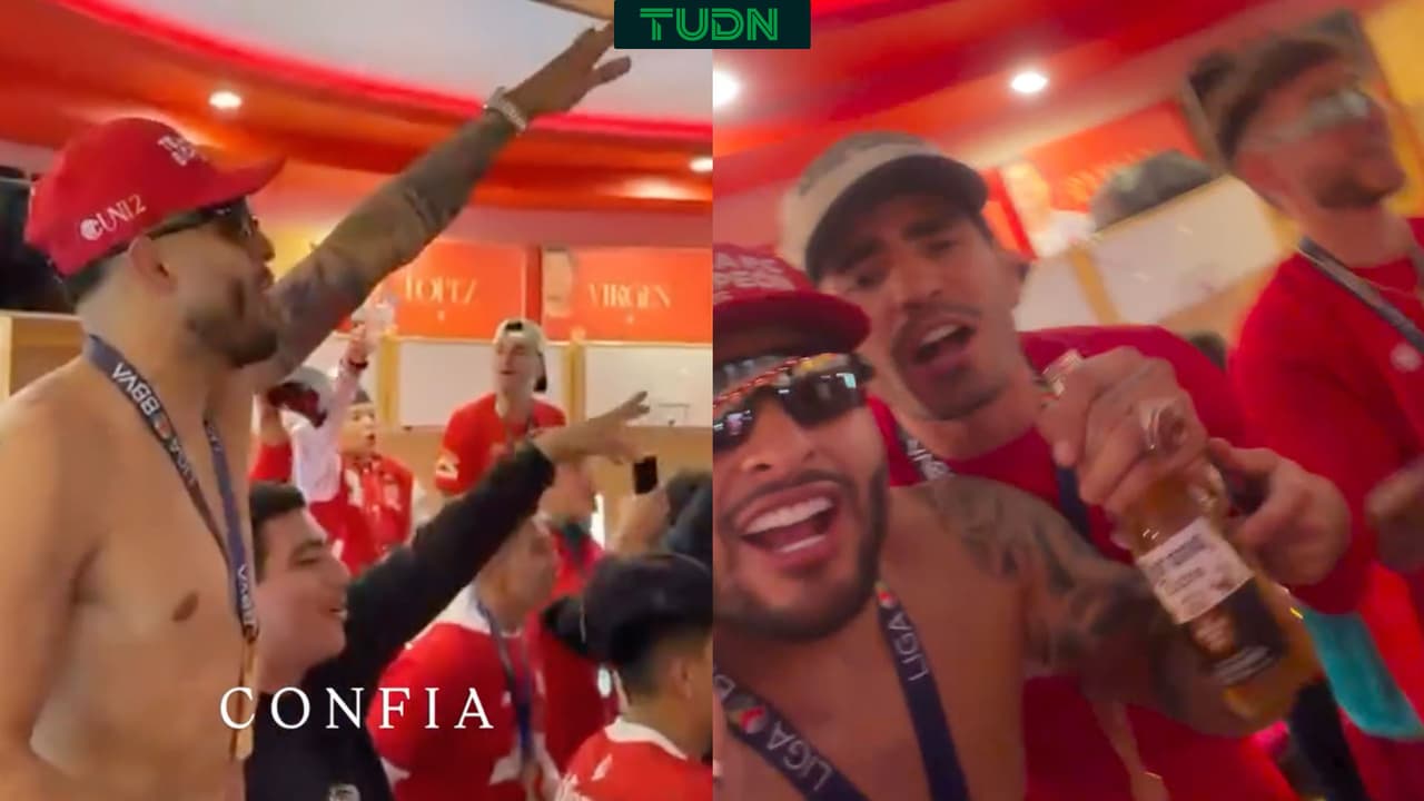 Alexis Vega, con chela en mano, lidera festejos de Toluca en vestidores