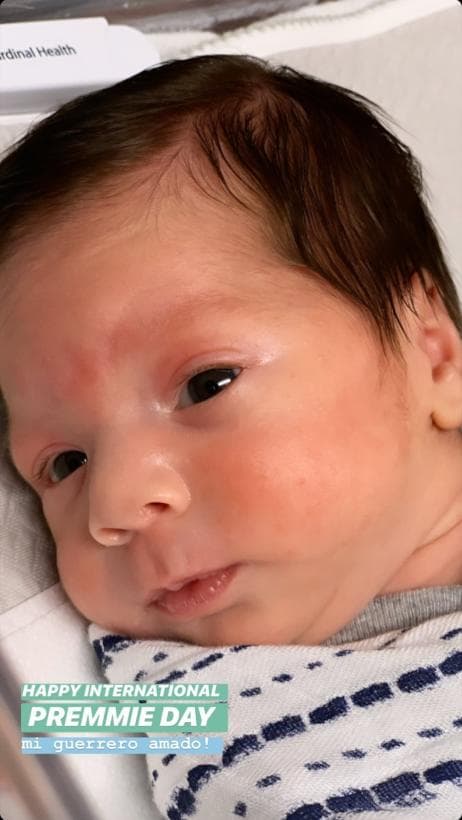 Han 48 días desde que Diego llegó al mundo y así luce ahora. Su mirada apacible enternece al público que sigue a Andrea Chediak.