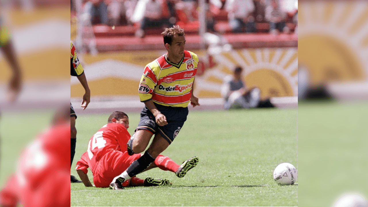 <b>¿Repechaje en quinto lugar?</b>
<br>- Nuevamente, debido al formato de clasificación a Liguilla mediante grupos, obligó a Morelia a jugar reclasificación con 27 puntos y en quinto de la tabla genral, algo inaudito en el Torneo Invierno 2000.
<br>- El equipo purépecha superó en la clasificación general a equipos como Santos y América, ambos con 26 unidades y también al Atlas con 25 puntos.
<br>- Pero la consecuencia de haber pertenecido al Grupo A, como tercer lugar de su grupo, fue medirse en repechaje ante Irapuato.