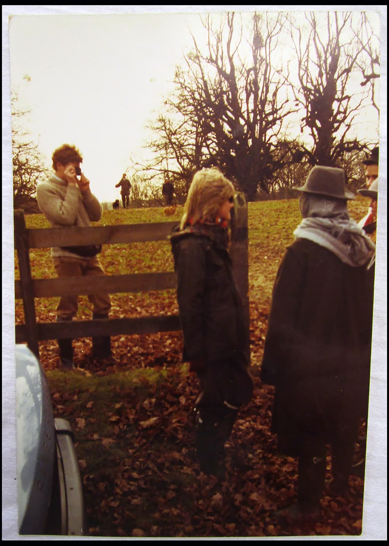 Es una selección de nueve fascinantes imágenes que le pertenecieron a la última ama de llaves de la princesa Alexandra, prima de la reina.