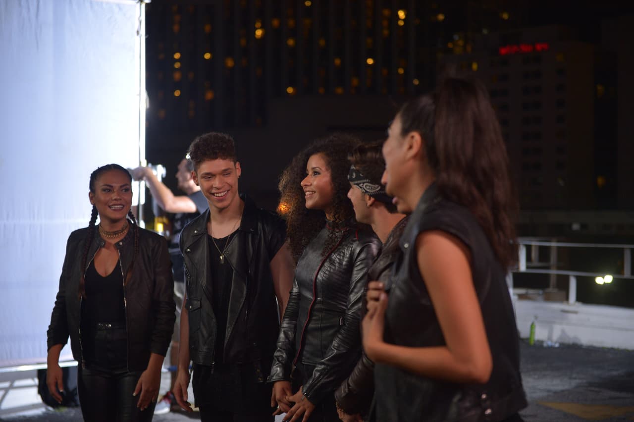 Jorge, Kevin, Garmandy, Aimeé, Megamy y April superaron los obstáculos que se presentaron en los ensayos y en la grabación del videoclip de "Rebelde". El resultado final fue un vídeo con fuerza y mucha pasión.