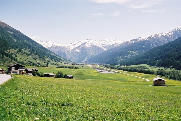 La cordillera St. Gotthard Massif, debajo de la cual pasa el nuevo túnel.