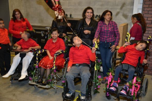 Mira los mejores momentos detrás de cámaras y en el escenario con todas las estrellas que llegaron a Teletón USA para participar en esta importante causa.