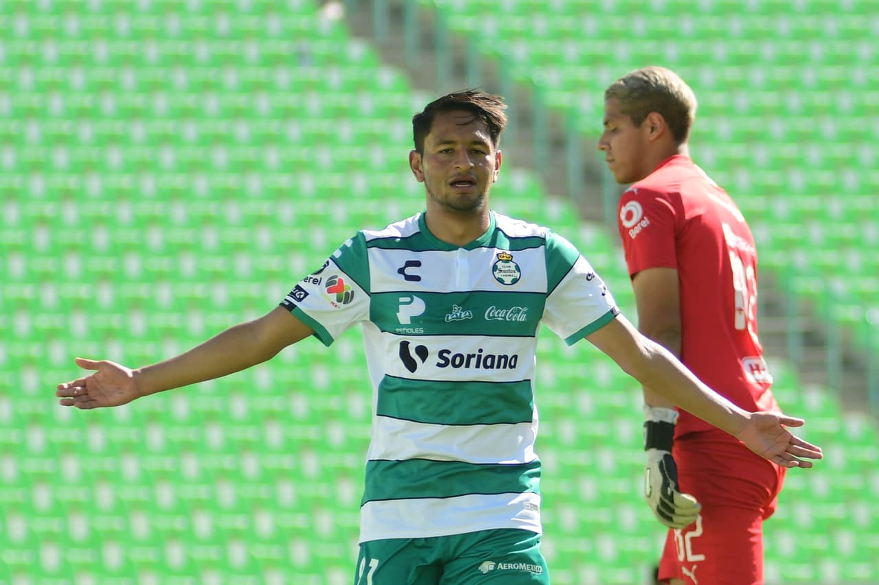 <b>Adrián Lozano, Santos Laguna.</b> Se desenvuelve principalmente como eje de ataque. Lozano Magallanes es un elemento surgido de la cantera albiverde y supo ganarse un lugar en la titularidad.