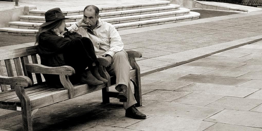 Diez minutos de conversación pueden reducir la intolerancia