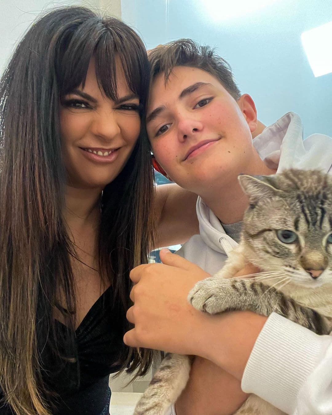 En su ‘feed’ de Instagram, Galliano subió un texto con el que celebró un año más de vida de su “ángel”.
<br>