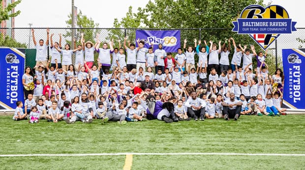 Los Baltimore Ravens celebraron su día anual de actividades con la comunidad hispana