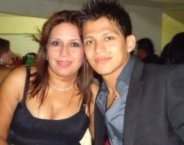 Su hijo Aldo se alejó de su vida y hoy sigue extrañando a su padre, en redes sociales no deja de evocarlo.