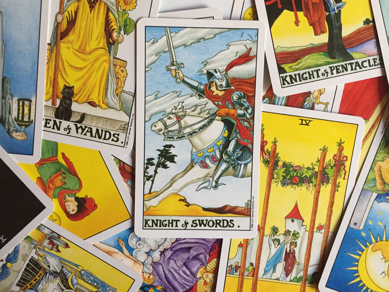 Además, es importante reconocer que no estás solo en la batalla o misión. De entrada, debes contar con un sistema de apoyo, sea tu pareja, amigos, familia, compañeros; personas a tu lado que pueden apoyarte y aconsejarte. Pero sobre todo, no los hagas a un lado por egoísta, insensible o porque crees que es lo mejor para ellos. Toma en cuenta y aprecia lo que ellos traen al juego.