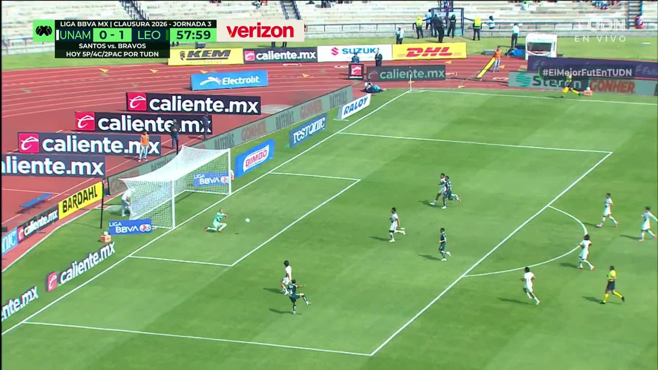 ¡TIRO ATAJADO! disparo por Salvador Reyes.