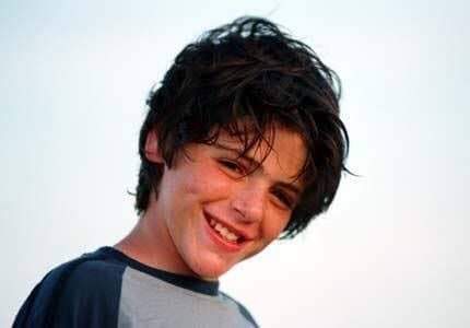 Joseph Sasson tuvo una fugaz carrera artística, pues sólo participó en 'Amy, la niña de la mochila azul' y en 'De pocas, pocas pulgas', para después desaparecer del mundo artístico.