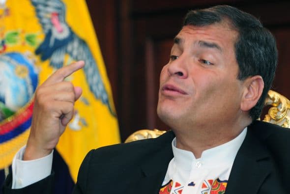 30 de junio: El presidente de Ecuador, Rafael Correa, confiesa que el vicepresidente de Estados Unidos Joseph Biden, le pidió telefónicamente que rechazara la solicitud de asilo de Snowden.