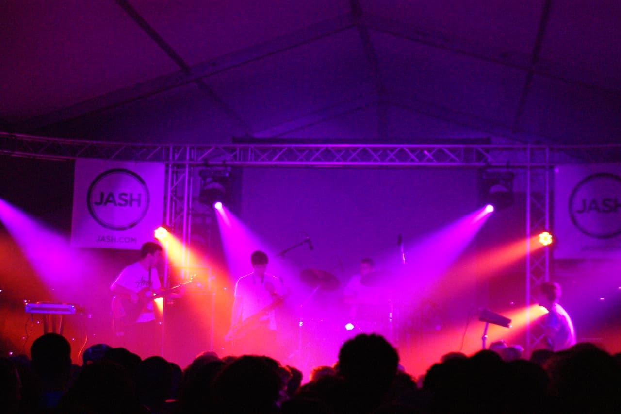 Miles se divirtieron en festival de música Fun Fun Fest este fin de semana en la capital de Texas.