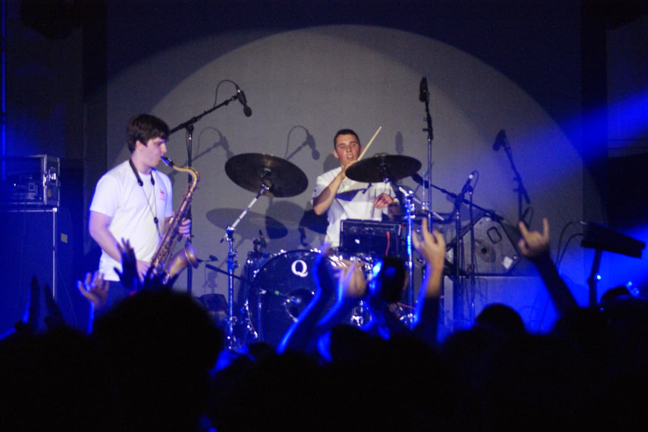 Miles se divirtieron en festival de música Fun Fun Fest este fin de semana en la capital de Texas.