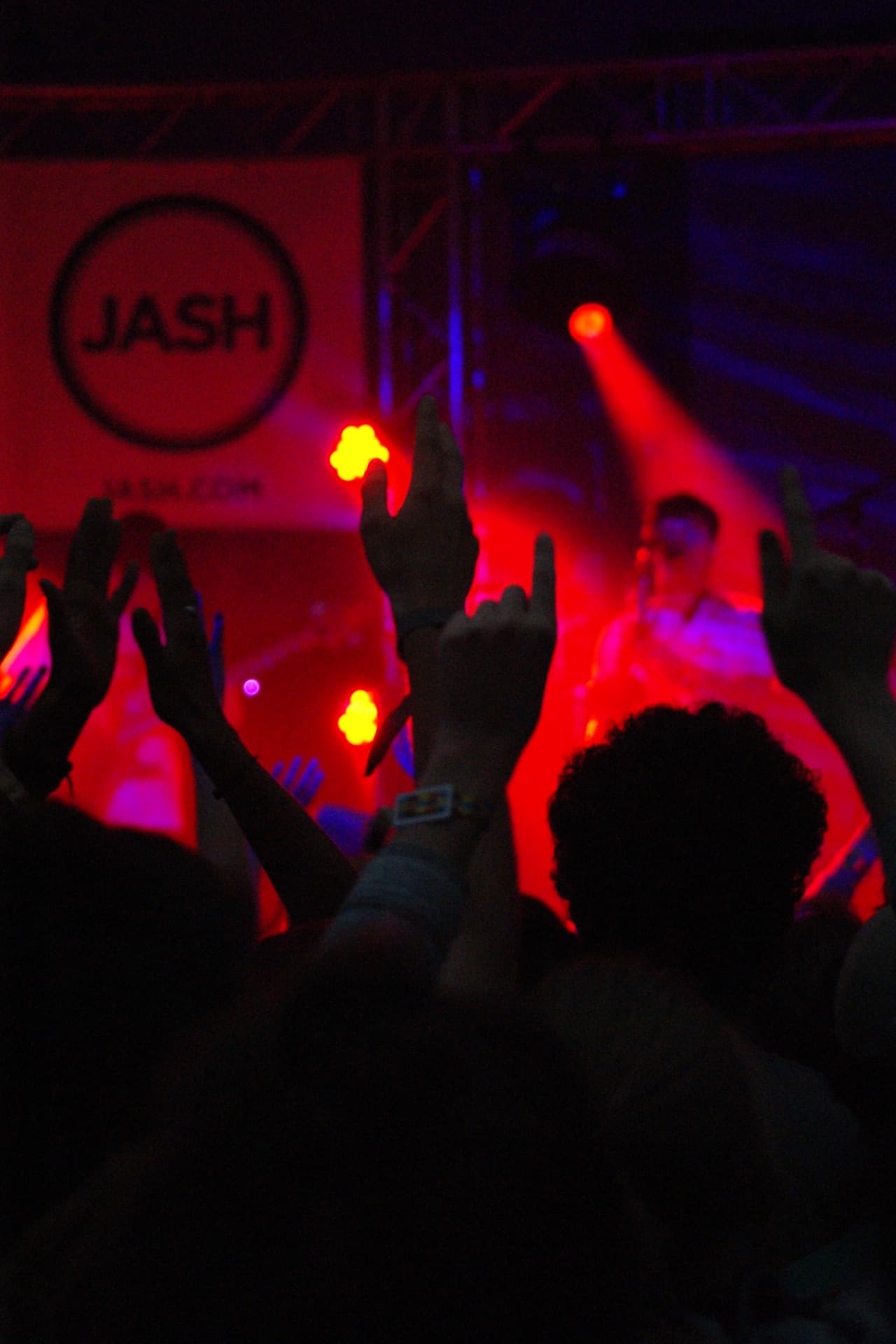 Miles se divirtieron en festival de música Fun Fun Fest este fin de semana en la capital de Texas.