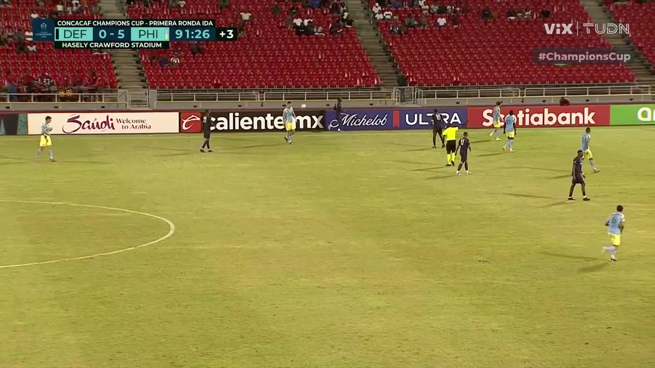 ¡MAL Y DE MALAS! ¡Roja para el Defence Force para cerrar un encuentro de pesadilla!