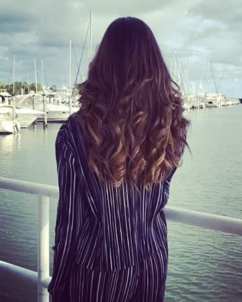 Aunque no seas experta usando las tenazas, puedes ondular un poco la puntas y lucir una cabellera como la de
<b><a href="http://www.univision.com/temas/paulina-goto" target="_blank">Paulina Goto</a></b>.