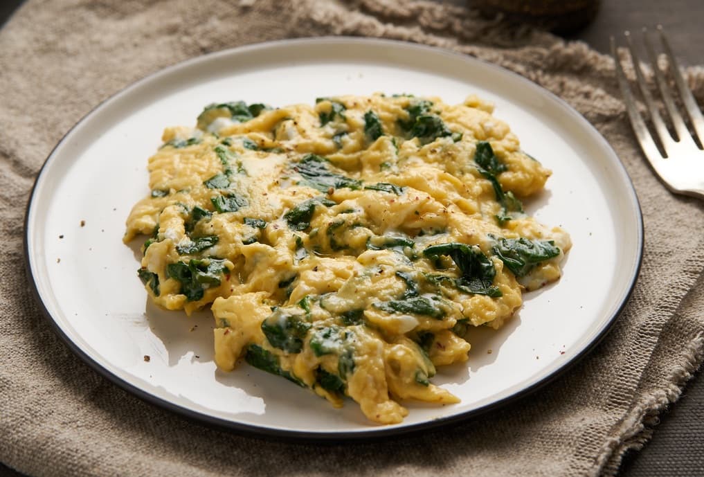 Huevos revueltos con espinacas | Reto 28