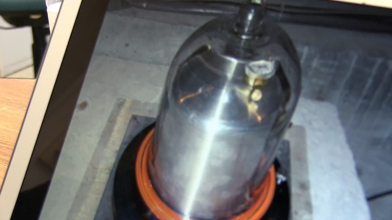 Uno de los sismografos de la Universidad de Arizona en la estación de ciencia de Tucson.