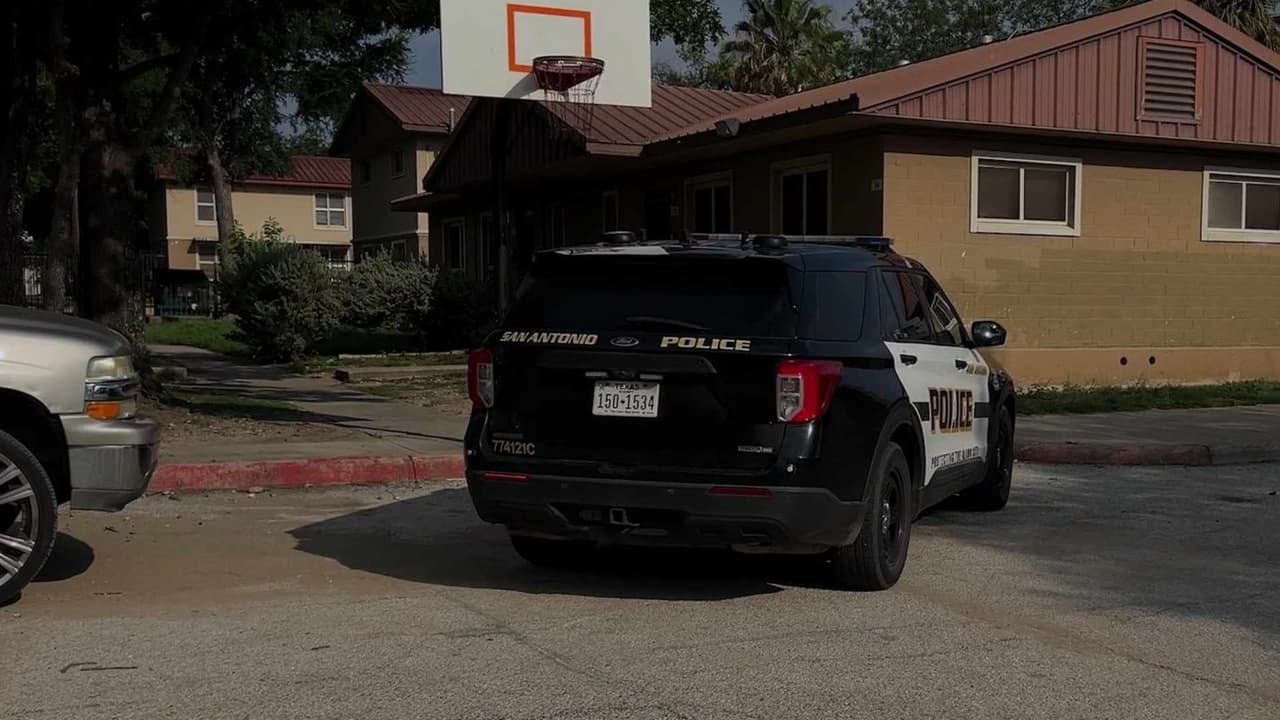 Captan en video tiroteo en complejo de apartamentos en San Antonio