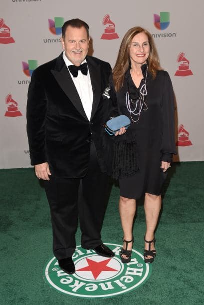 Raul De Molina y Millie de Molina. Muchos aprovecharon para gritar su amor a los cuatro vientos. Así lo hicieron estas parejitas que no se despegaron en la alfombra verde de Latin GRAMMY.