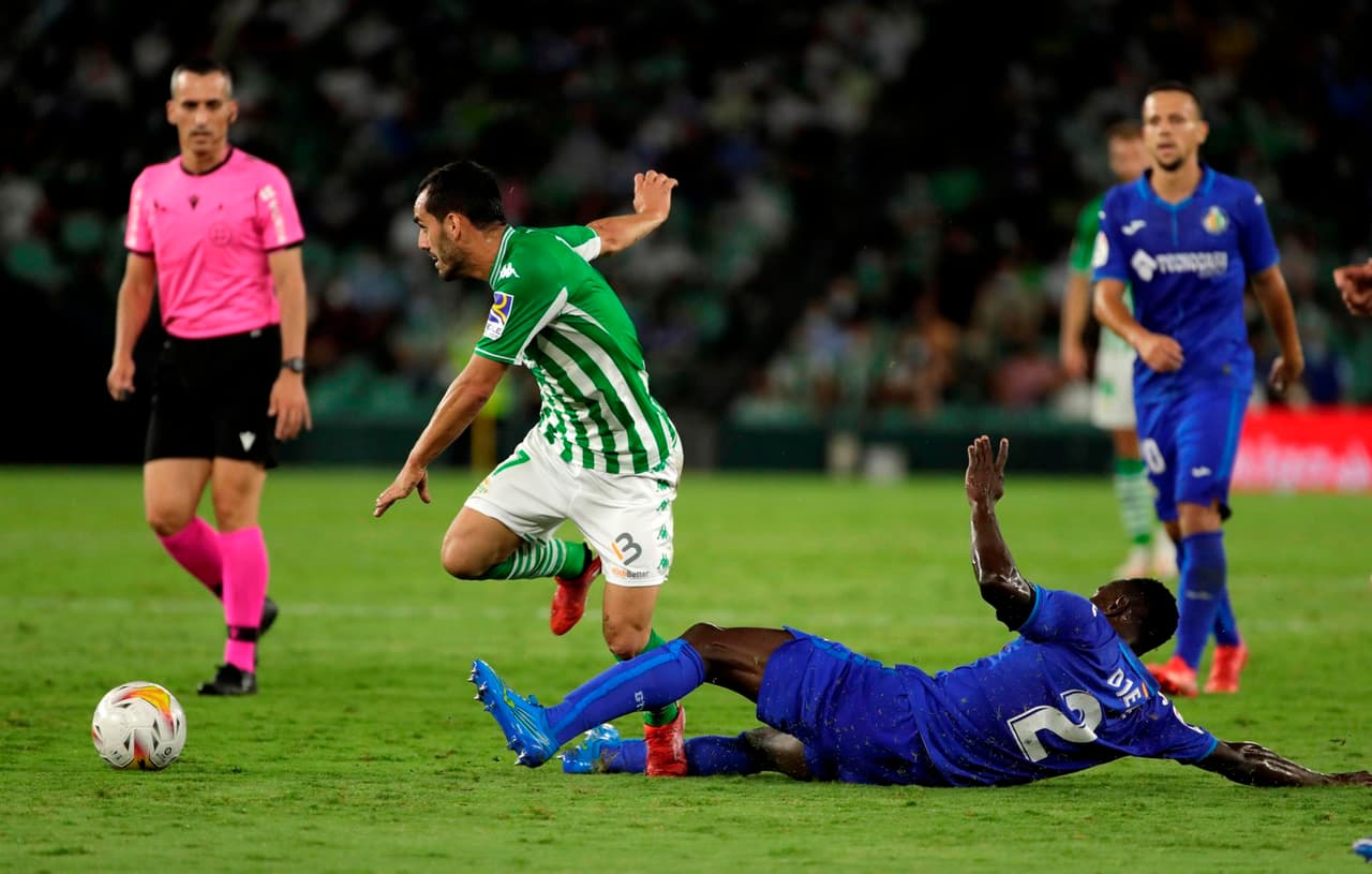 Real Betis, con doblete de Willian José (14', 55'), seimpone ante el Getafe 2-0 durante la Jornada 7 en La Liga. José Juan Macías fue titular y jugó 45 minutos, mientras que Andrés Guardado ingresó como cambio; los béticos pelean por puestos europeos.