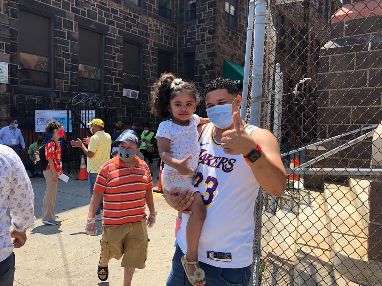 El protocolo de salud se llevó a cabo sin dificultades y los votantes utilizaron mascarillas.