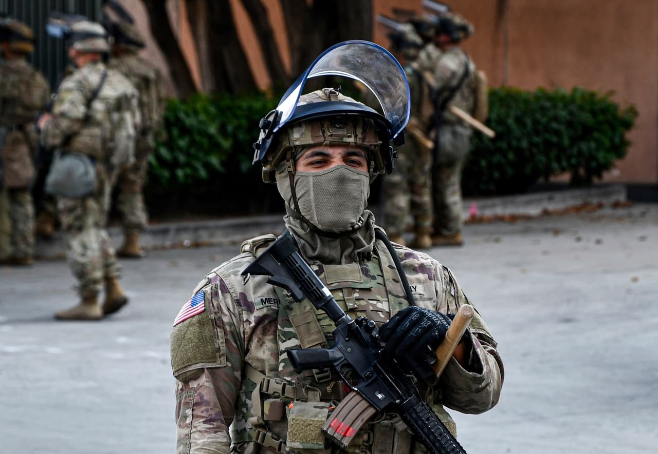 Crecen en EEUU las leyes para prohibir que agentes federales oculten su rostro
