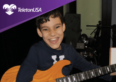 La pasión que siente por la música Adrián Martín Vega le ha permitido superar barreras. Tienes una cita con este pequeño en Teletón USA 2016.