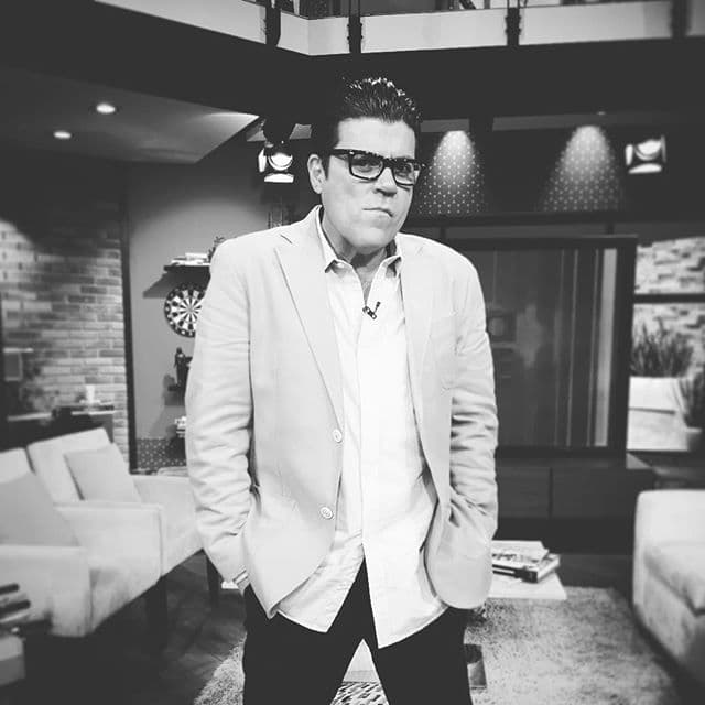 ¡Estilo de mitad de semana! Jorge Van Rankin está siempre pendient6e de su look.