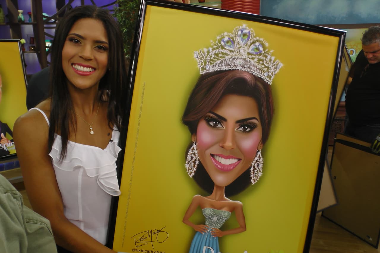 A nuestra reina Francisca no le podía faltar la corona.