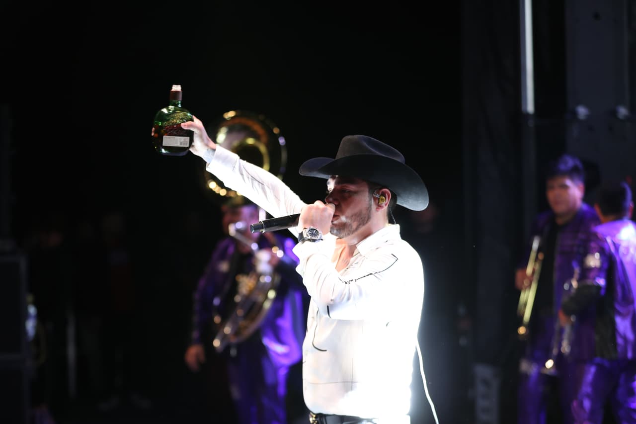 <b>Lenin Ramírez</b> armó tremendo alboroto al subir al escenario y conquistó a todos los asistentes que llegaron para disfrutar de su presentación.