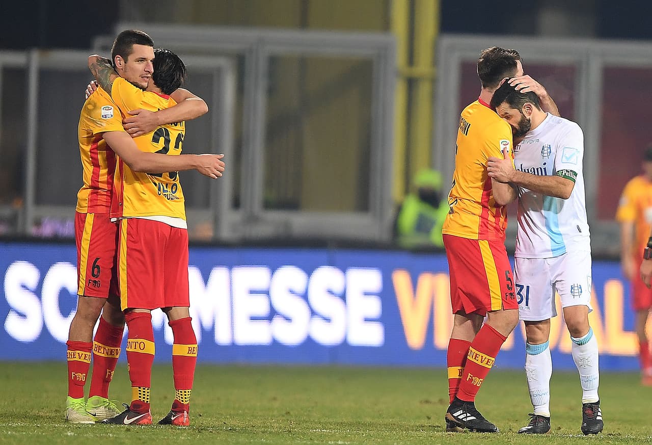 Benevento logró su primera victoria en la Serie A