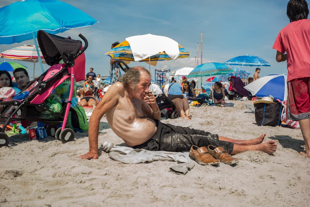 La fuerza de su imágenes y la sensibilidad de su discurso ha sido un descubrimiento, no sólo para el propio Donato Di Camillo, sino para muchos críticos. Su trabajo ha estado en varios medios nacionales, incluyendo la revista especializada 
<a href="http://www.americanphotomag.com/donato-di-camillos-playful-new-york-city-street-portraits">American Photo en su edición de junio</a>. “Todo esto (la fama) ha venido pasando en las últimas dos o tres semanas. Explotó de un día para otro, alguna gente empezó a caer en cuenta: mi trabajo les gusta. Tengo poco tiempo en esto, salí de prisión en 2011 y tomé una cámara seriamente en 2013, así que llevo básicamente tres años haciendo fotografías”. 
<a href="http://donatodicamillo.com/">Foto: Donato Di Camillo/donatodicamillo.com</a>