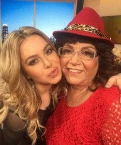 Chiquis asegura que su 'abue' es su confidente, su mejor amiga y su talismán de la buena suerte en su carrera.