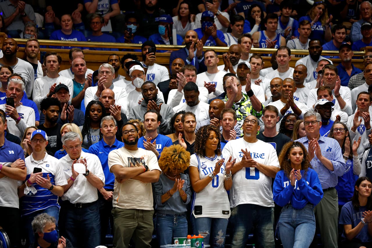 Más de 9,300 asistieron al partido de este sábado en el que North Carolina Tar Heels se impuso 94-81.