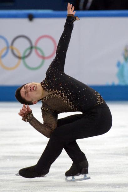 El chino Yan Han compite en solitario contra otros deportistas en la categoría patín artístico
